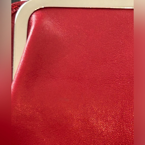 HOBO THE ORIGINAL 'Diane’ Leather Kiss Lock Bifold Clutch Wallet - Picture 10 of 10